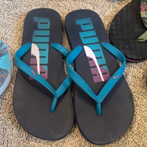 Assorted Flip Flops Collection - Picture 2 of 16